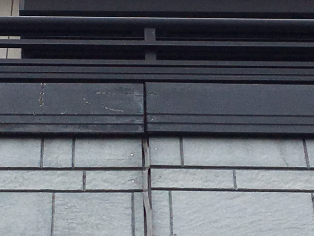 外壁コーキングの劣化・浮きが見られる状態